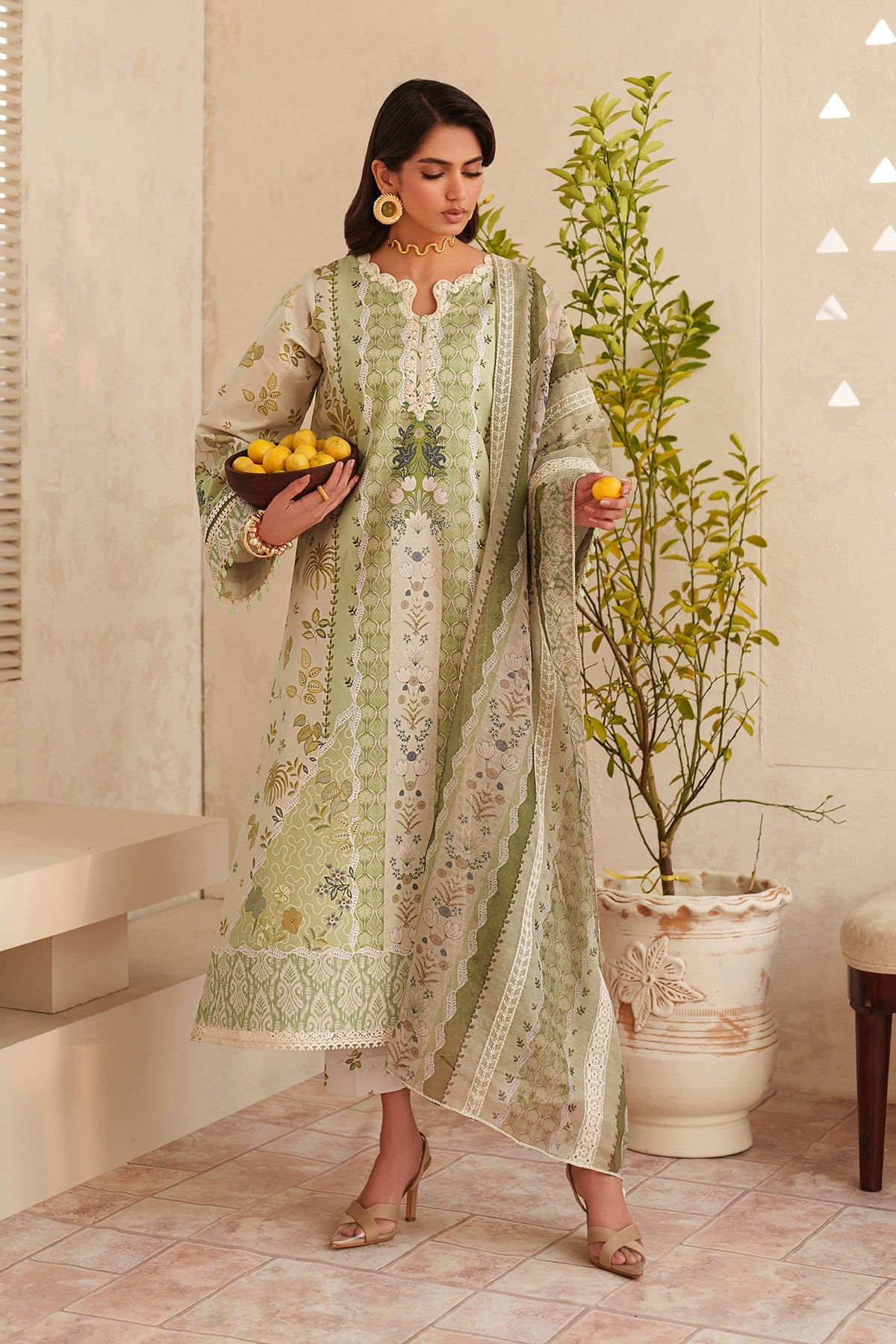 EMBROIDERED LAWN UF-4406