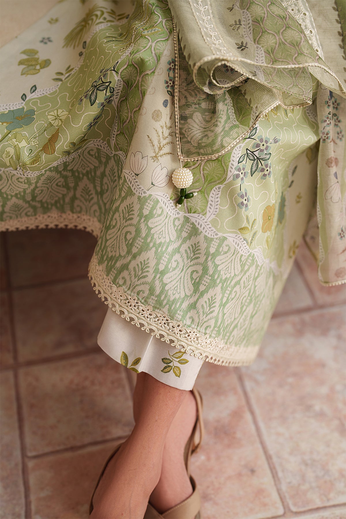 EMBROIDERED LAWN UF-4406