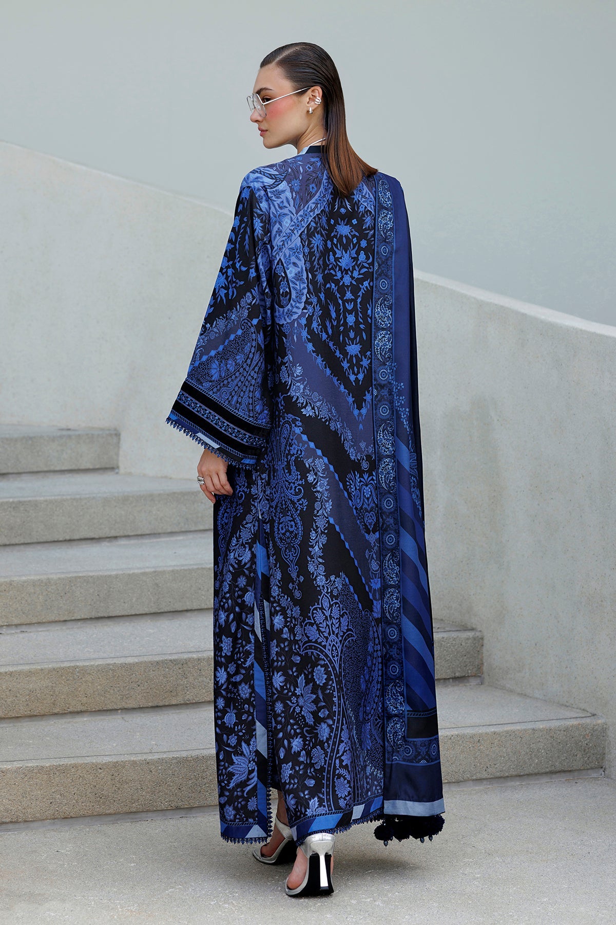 EMBROIDERED VISCOSE SILK UF-4602