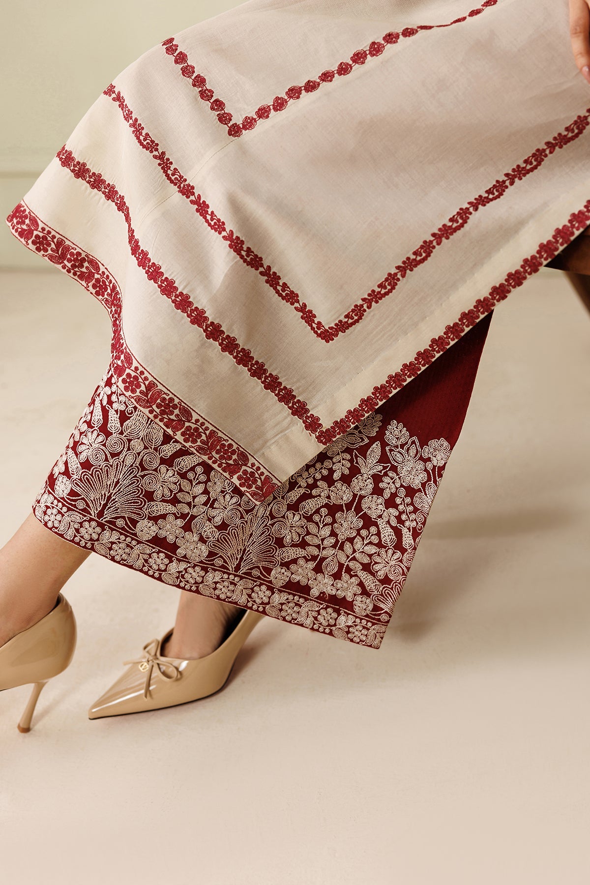 EMBROIDERED LAWN UF-4421