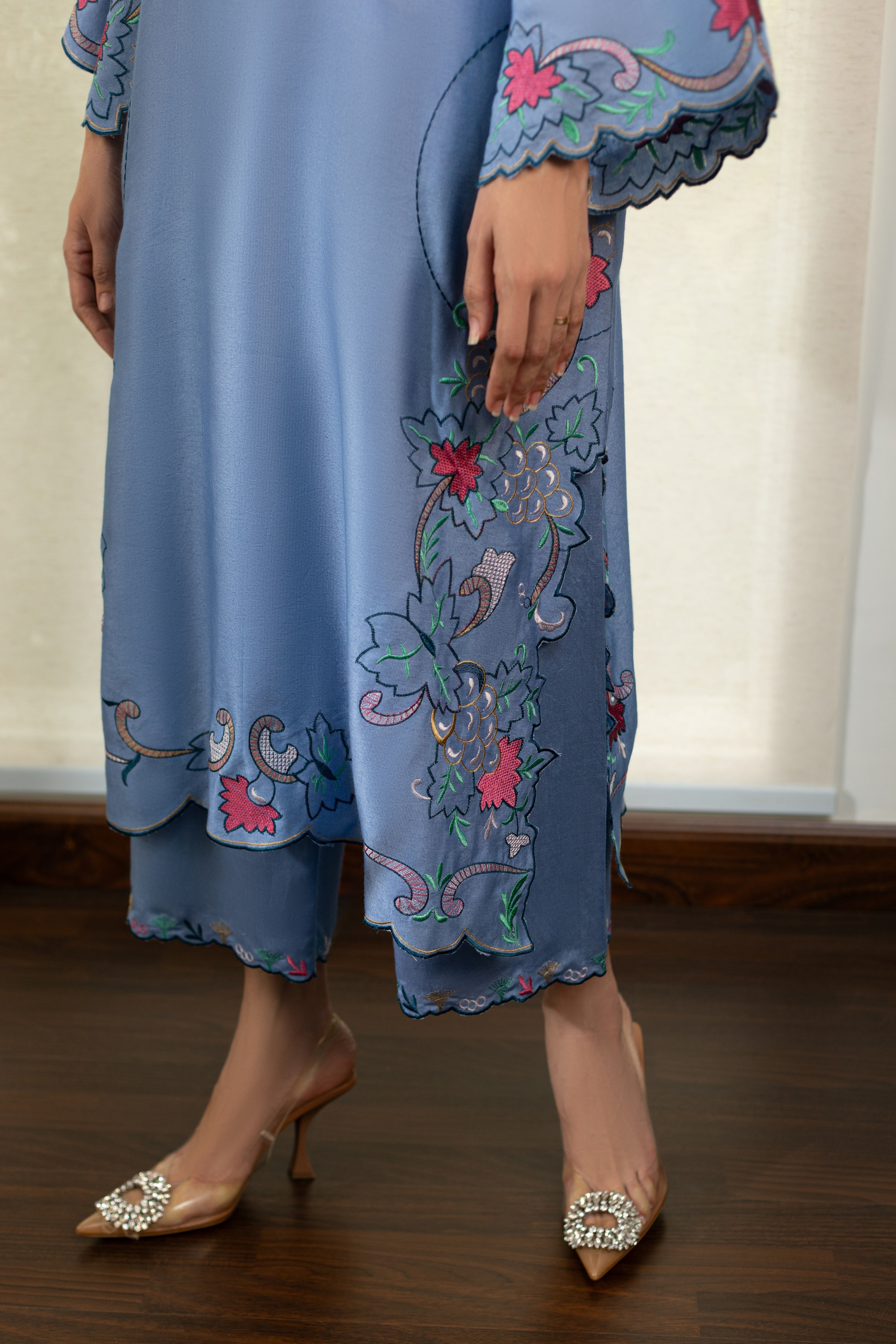 https://cdn.shopify.com/s/files/1/0904/3817/2979/files/138A6478.jpg?v=1747997905