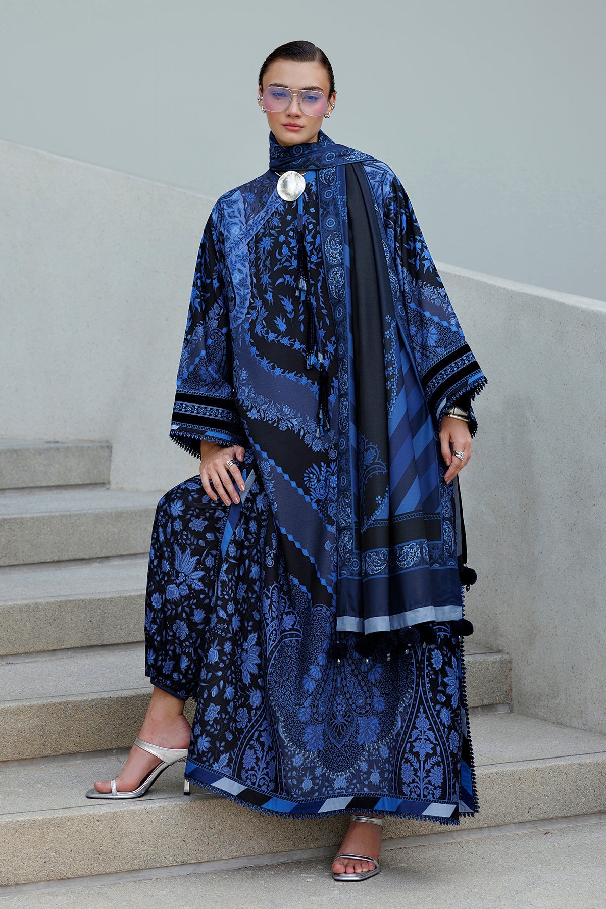 EMBROIDERED VISCOSE SILK SF-4602