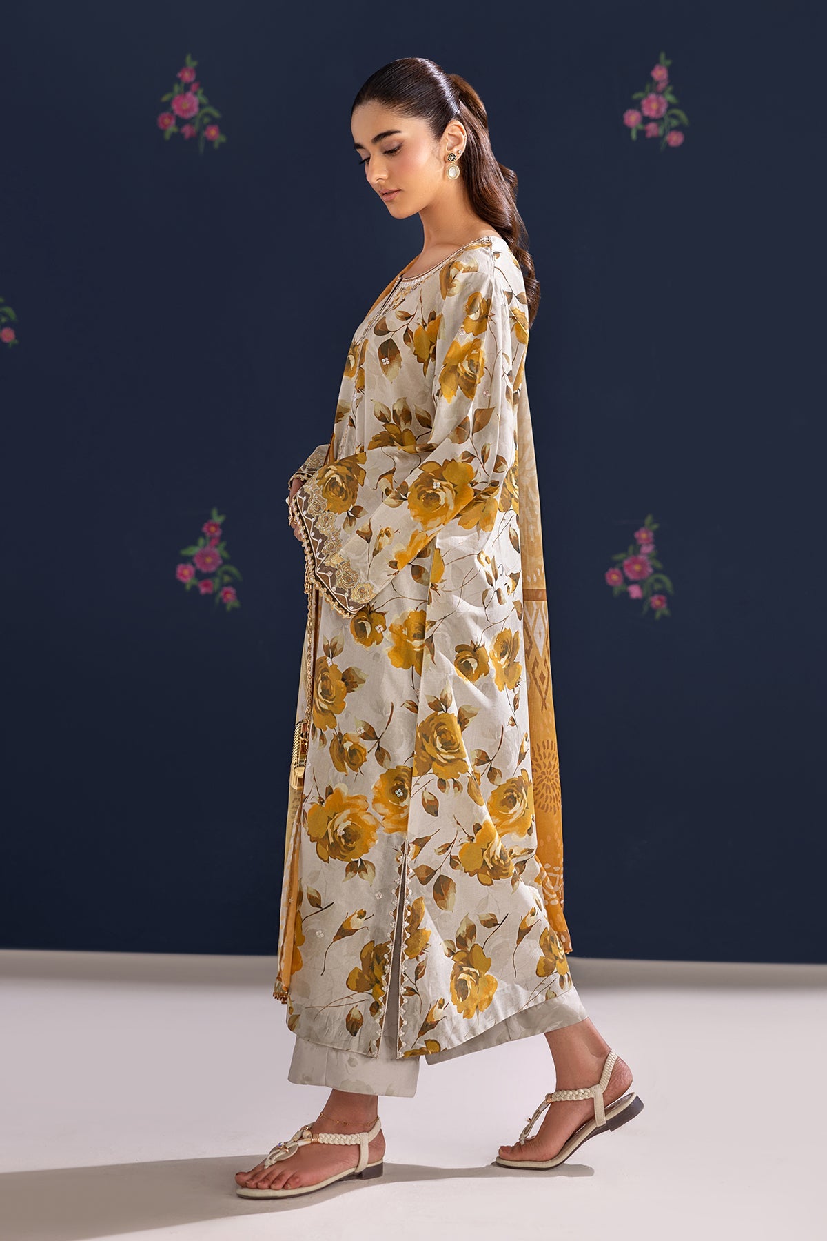 EMBROIDERED LAWN UF-4462