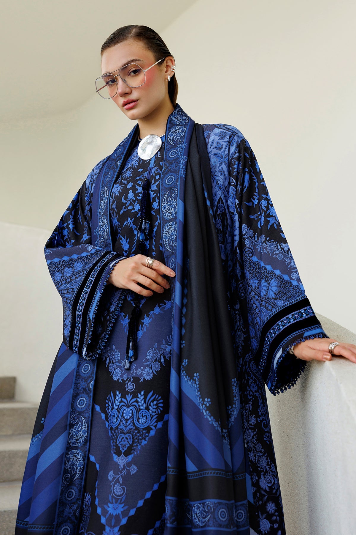 EMBROIDERED VISCOSE SILK SF-4602