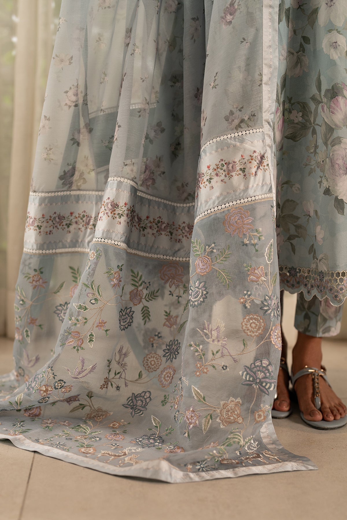 EMBROIDERED PRINTED LAWN UF-4103