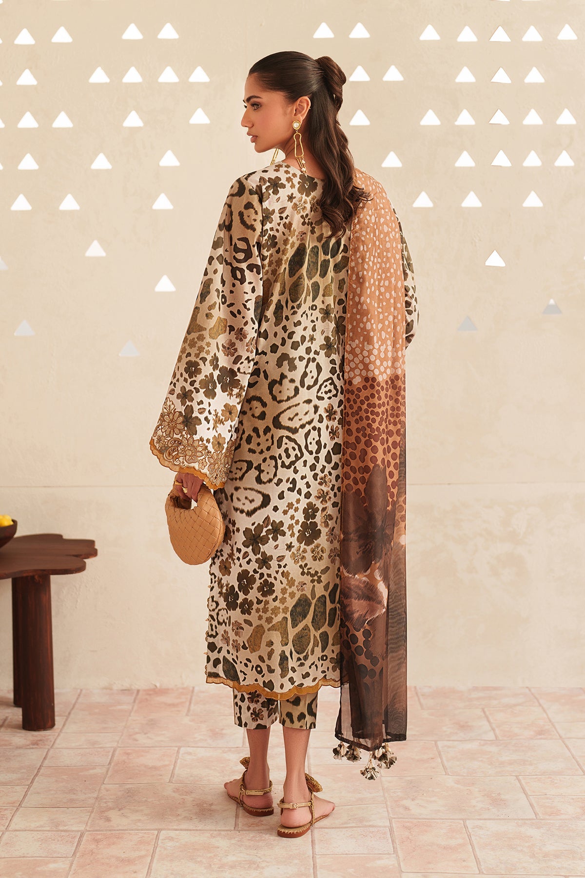 EMBROIDERED LAWN UF-4408