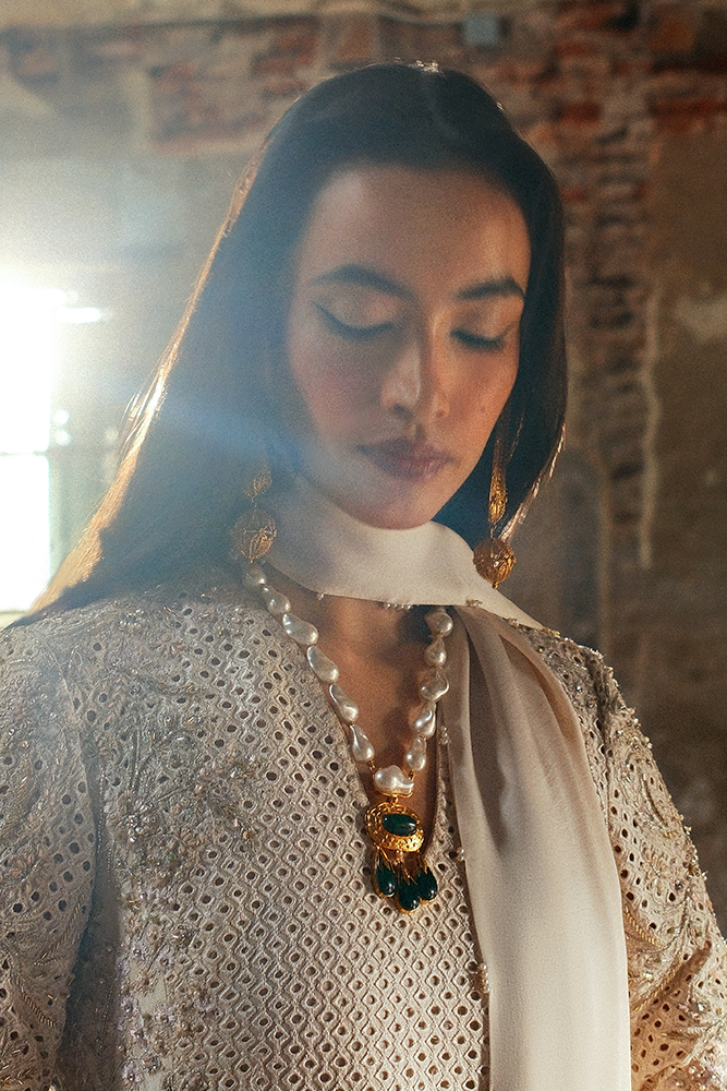 https://cdn.shopify.com/s/files/1/1146/5868/files/14Irana.png?v=1733993084