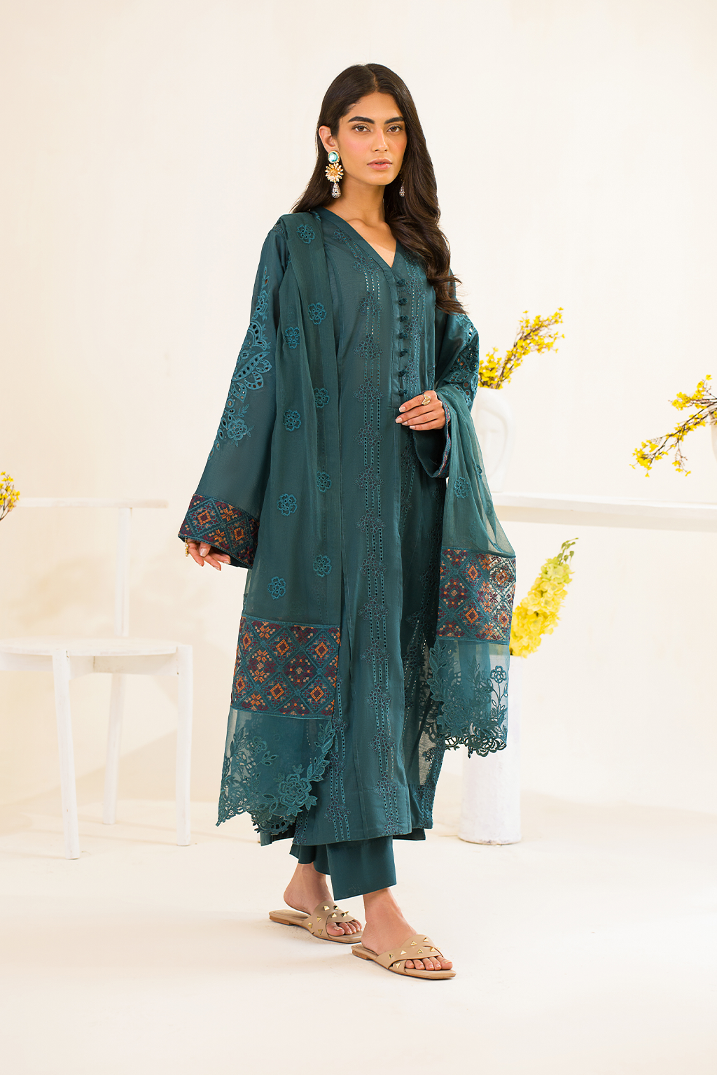 UE-161 Embroidered Lawn