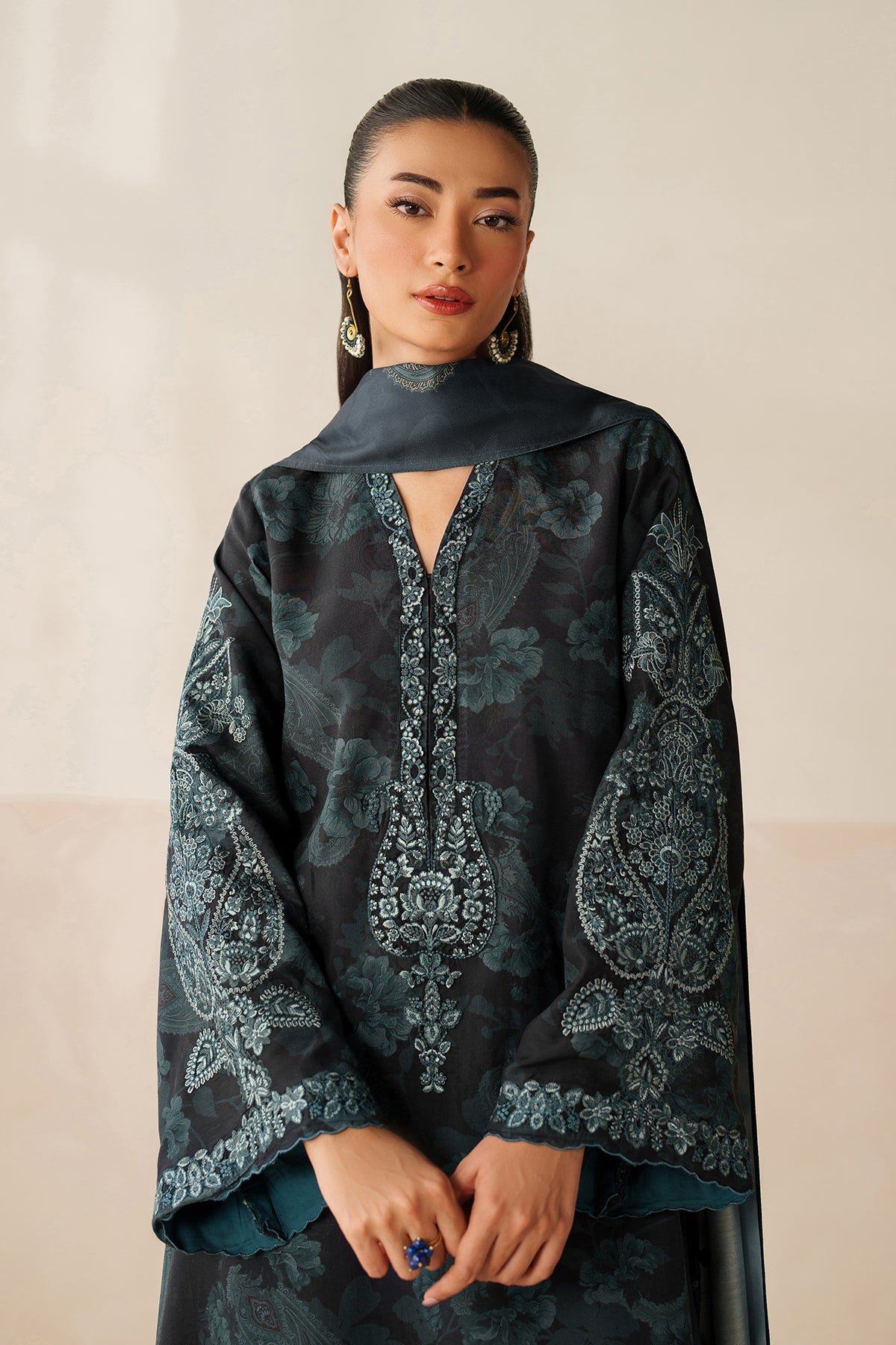 EMBROIDERED VISCOSE SILK SF-4280
