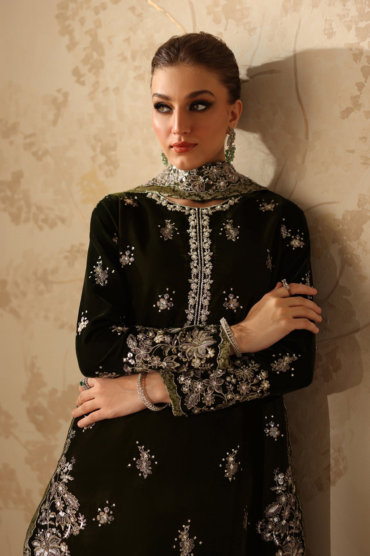 EMBROIDERED VELVET SF-4311