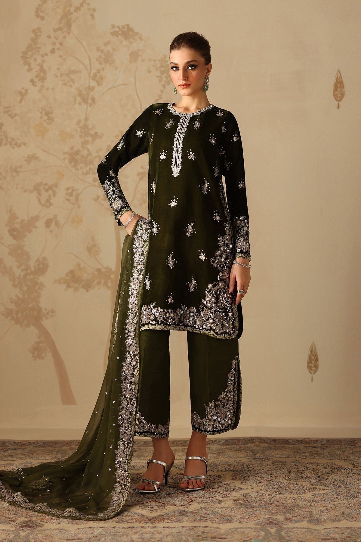 EMBROIDERED VELVET UF-4311