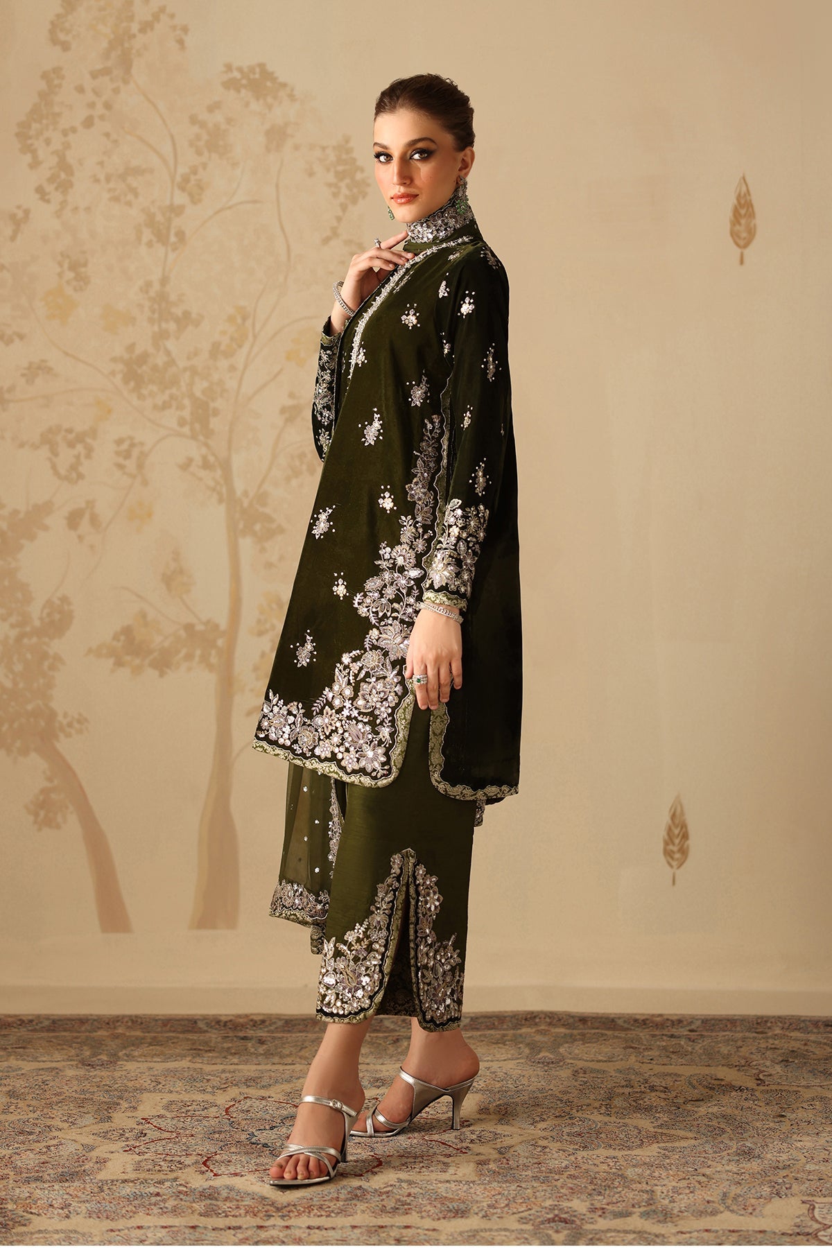 EMBROIDERED VELVET UF-4311