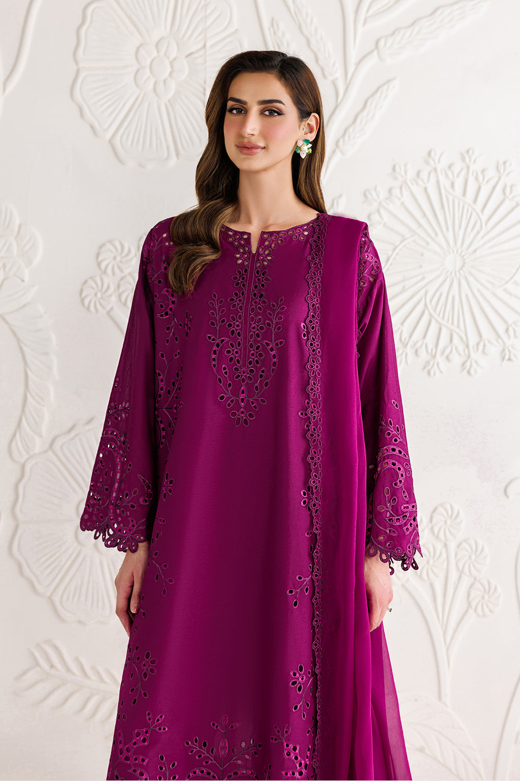 UE-678 Embroidered Lawn