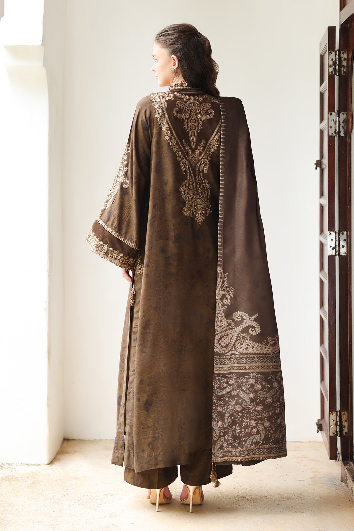 EMBROIDERED VISCOSE SILK UF-4619