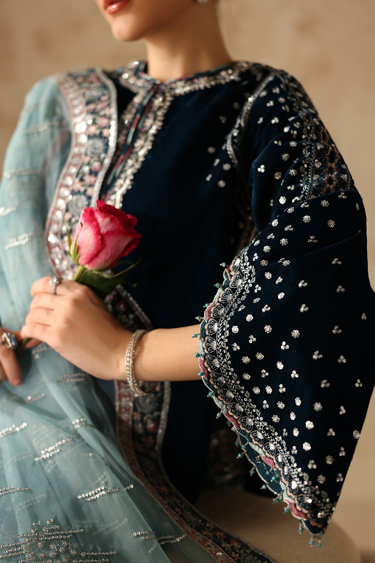 EMBROIDERED VELVET SF-4310