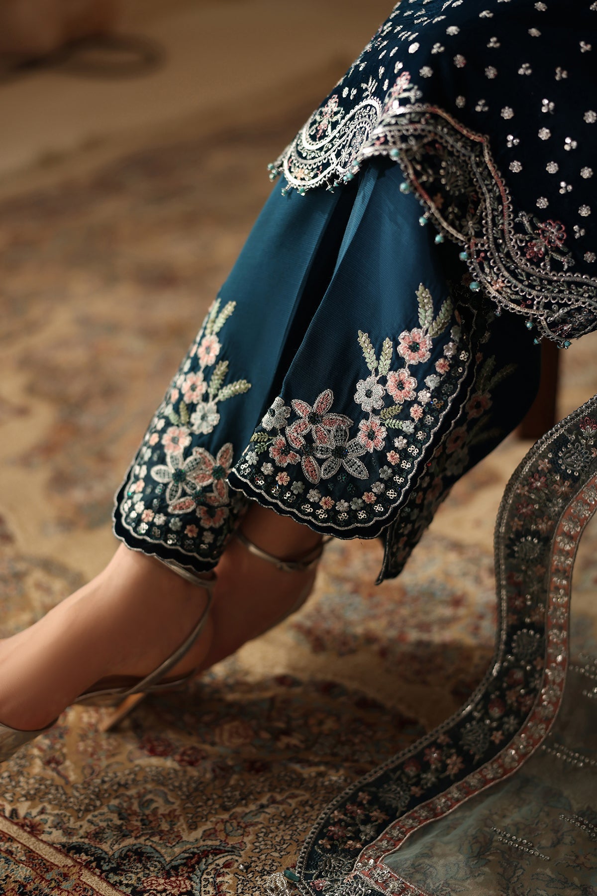 EMBROIDERED VELVET SF-4310