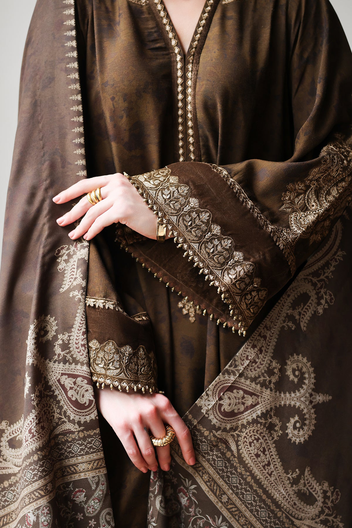 EMBROIDERED VISCOSE SILK SF-4619