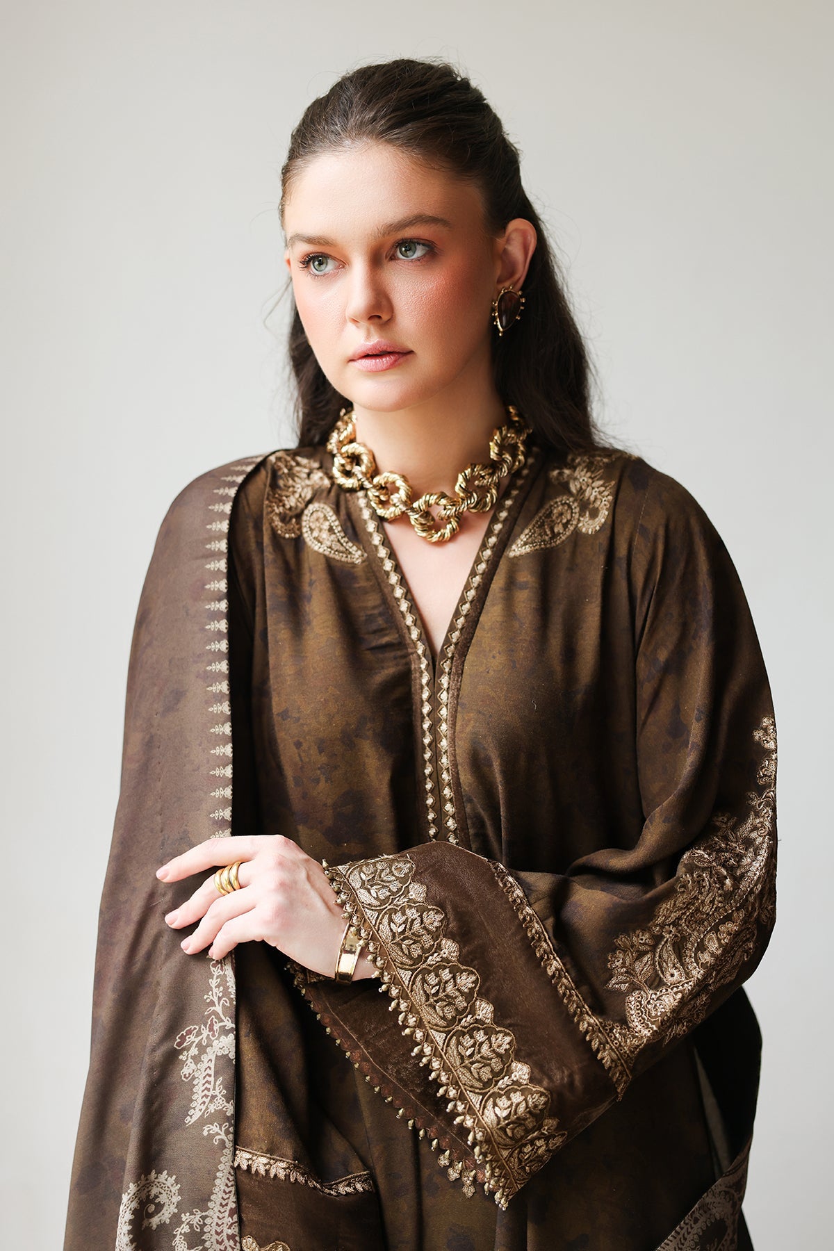 EMBROIDERED VISCOSE SILK UF-4619