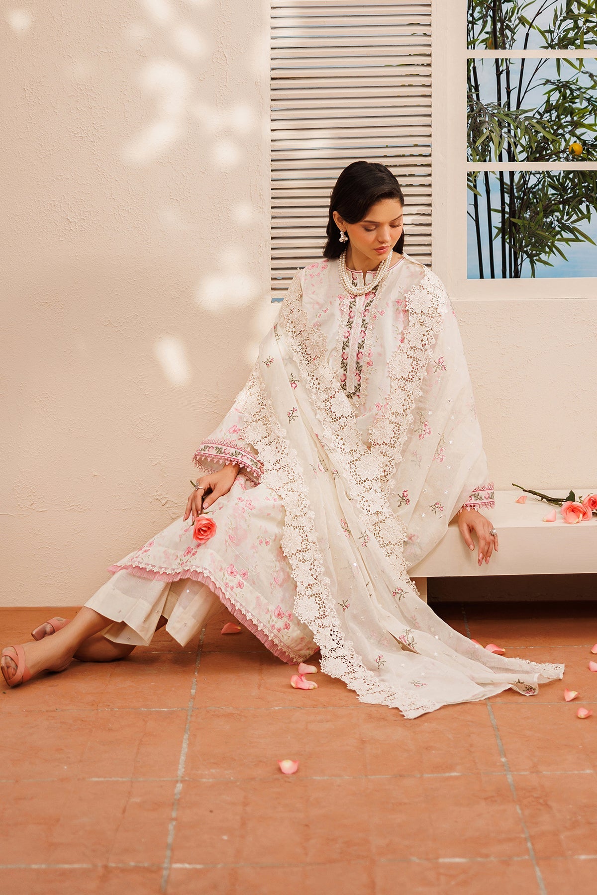 EMBROIDERED LAWN UF-4392