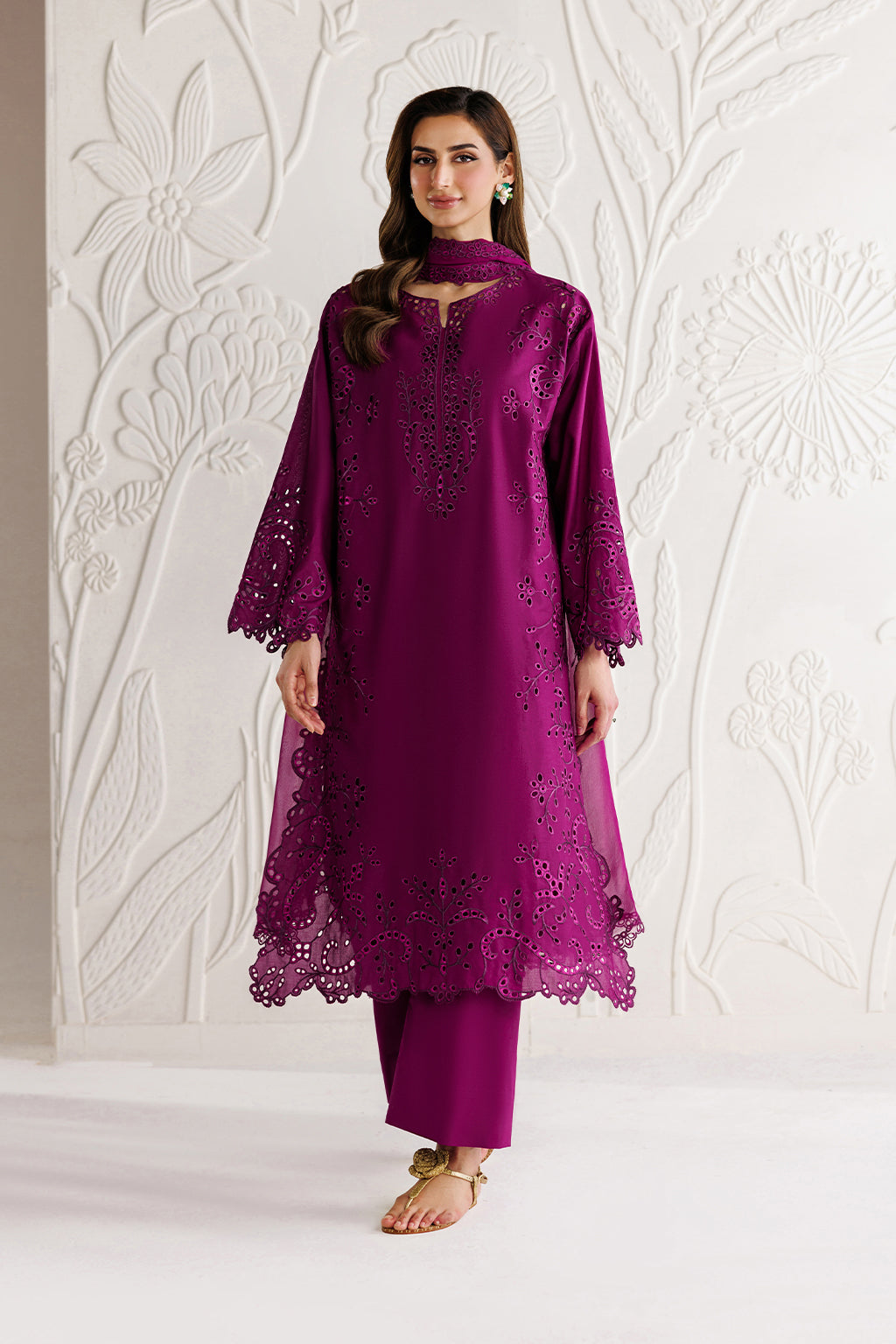 UE-678 Embroidered Lawn