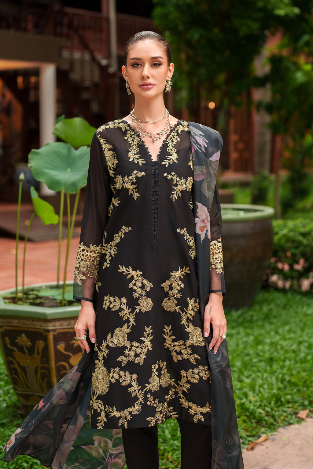 UE-512 Embroidered Lawn