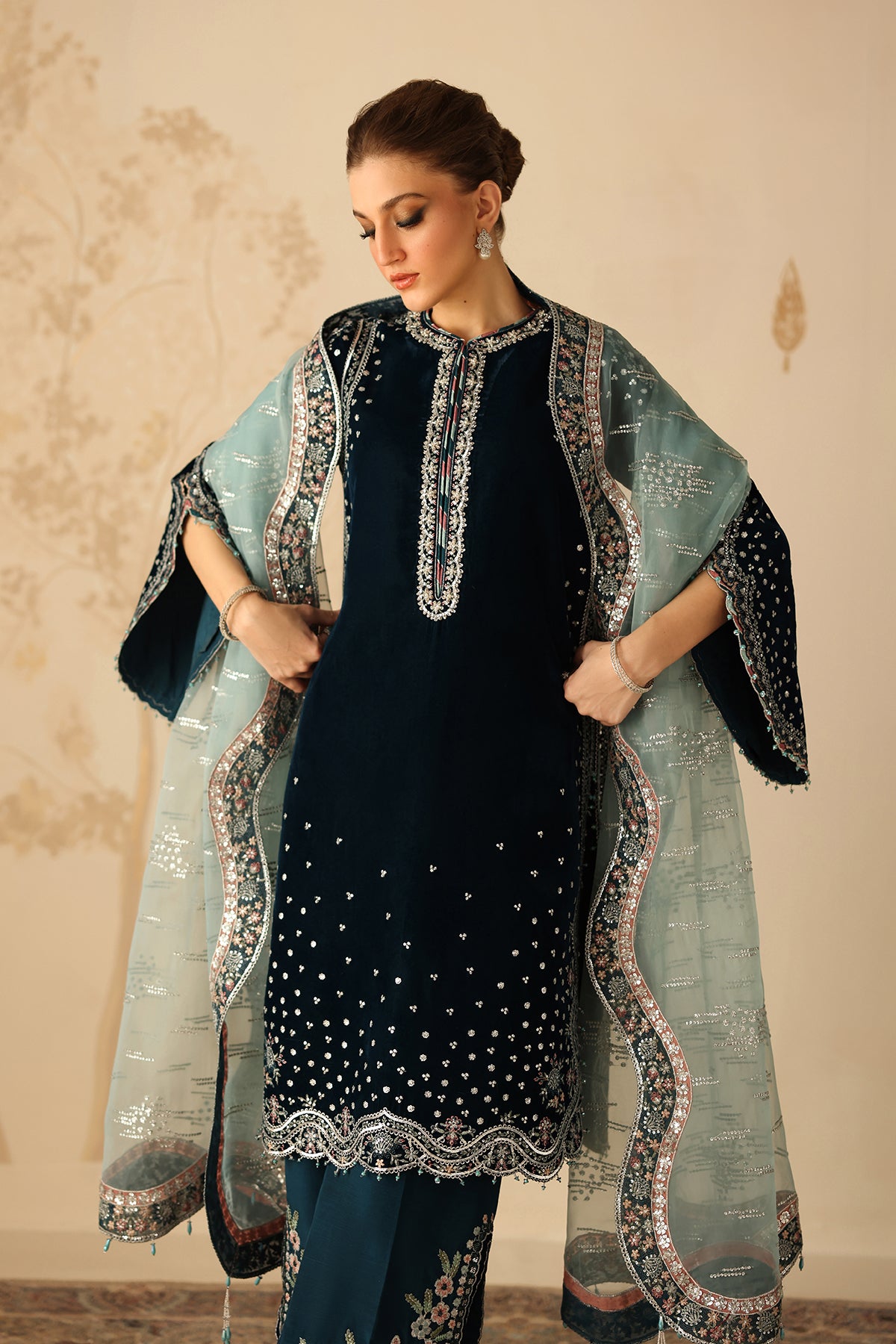EMBROIDERED VELVET SF-4310
