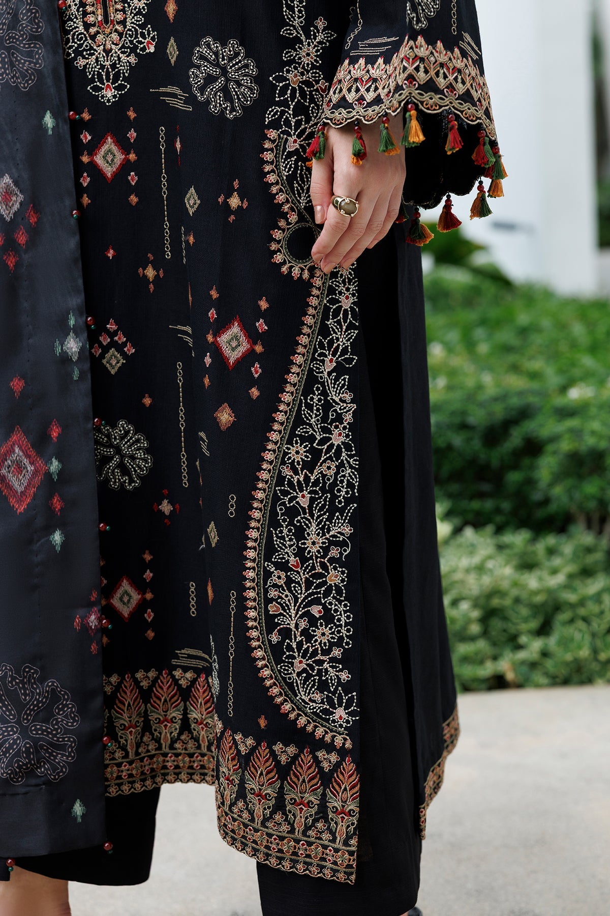 EMBROIDERED KHADDAR SF-4596