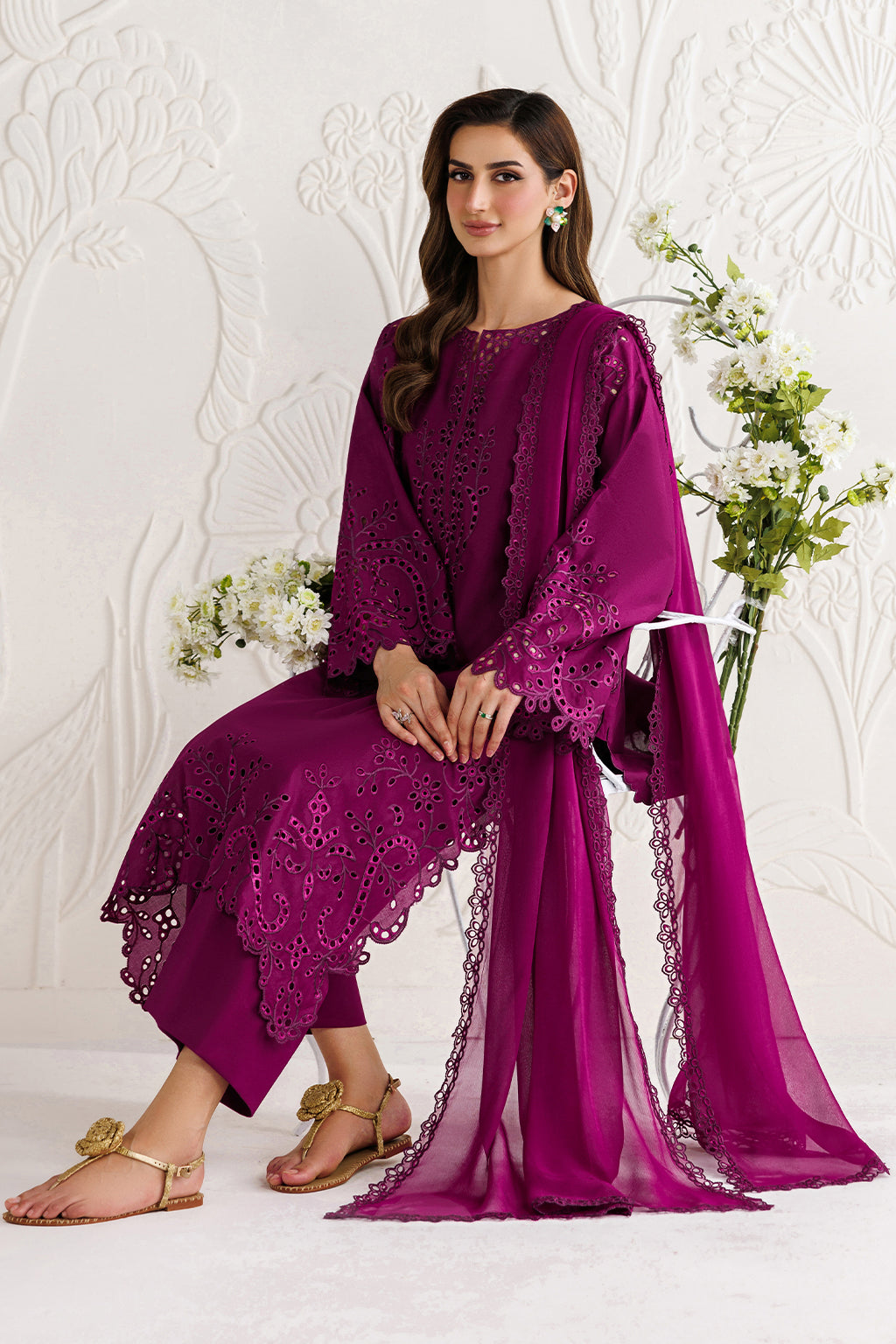 UE-678 Embroidered Lawn