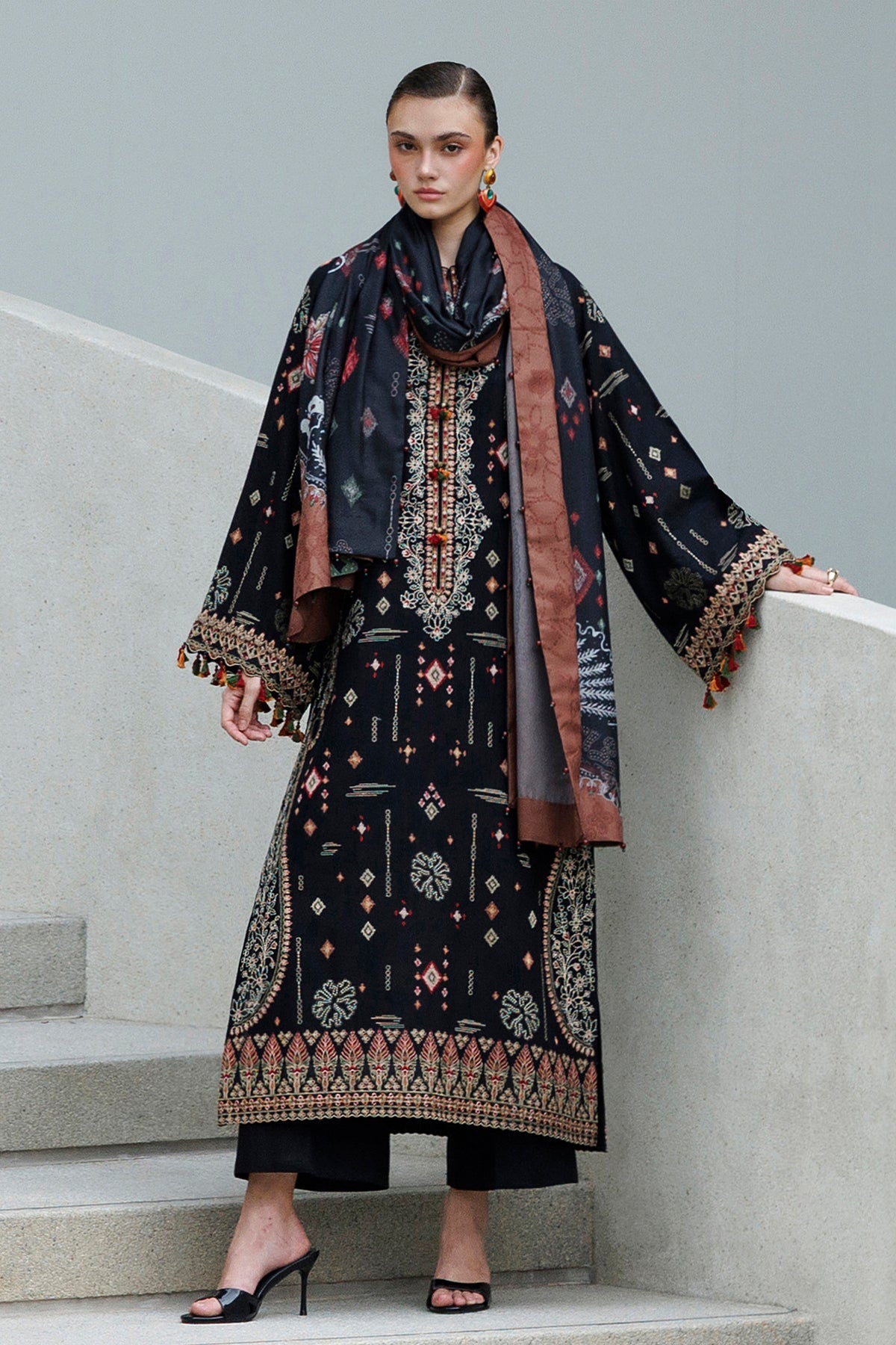 EMBROIDERED KHADDAR SF-4596