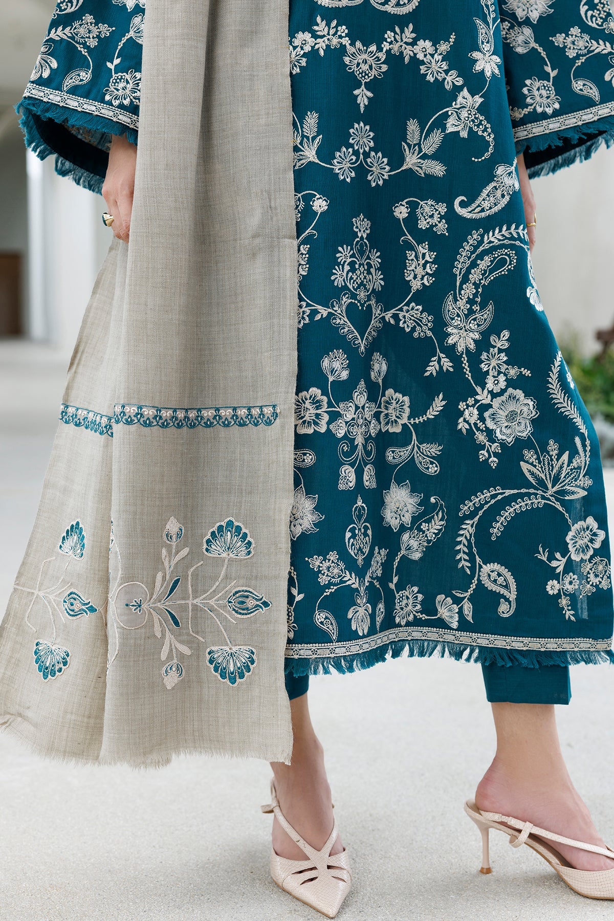 EMBROIDERED KHADDAR SF-4594