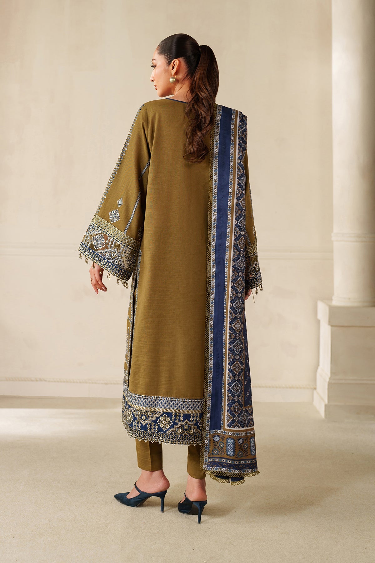EMBROIDERED KHADDAR UF-4344
