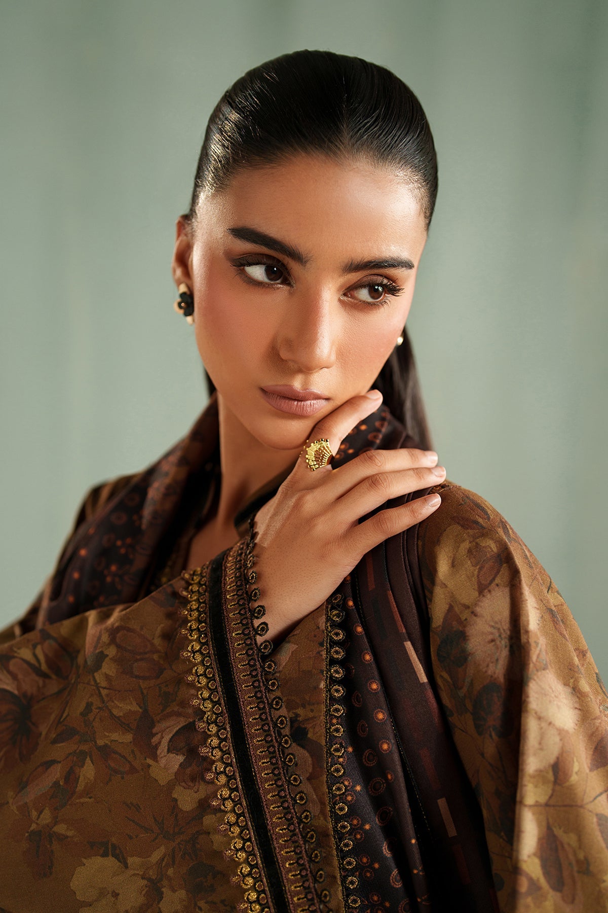 EMBROIDERED KHADDAR SF-4324