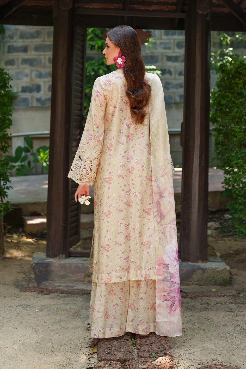 UE-503 Embroidered Lawn