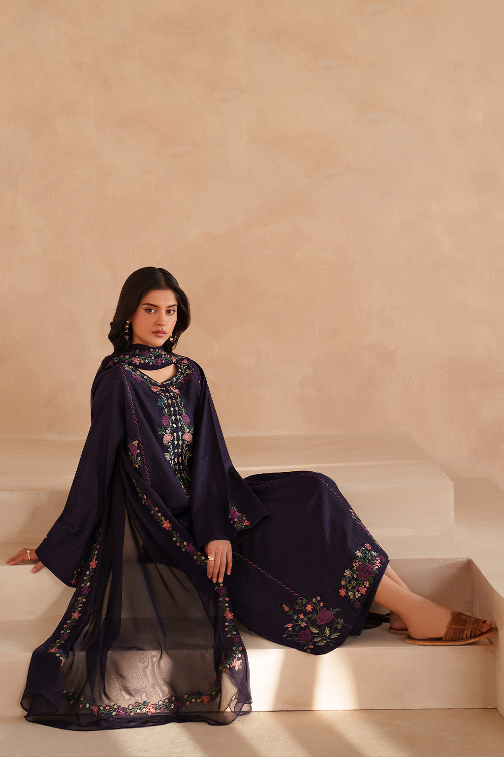 UE-599 Embroidered Lawn - UE-599-EMBROIDERED-LAWN-1