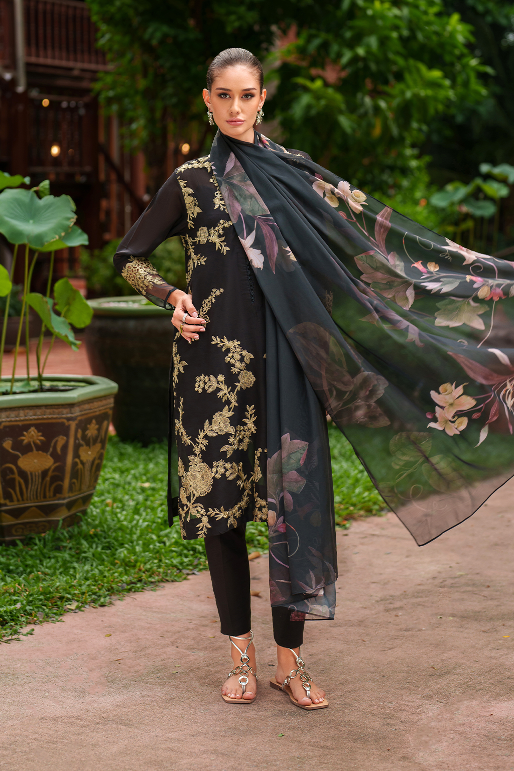UE-512 Embroidered Lawn