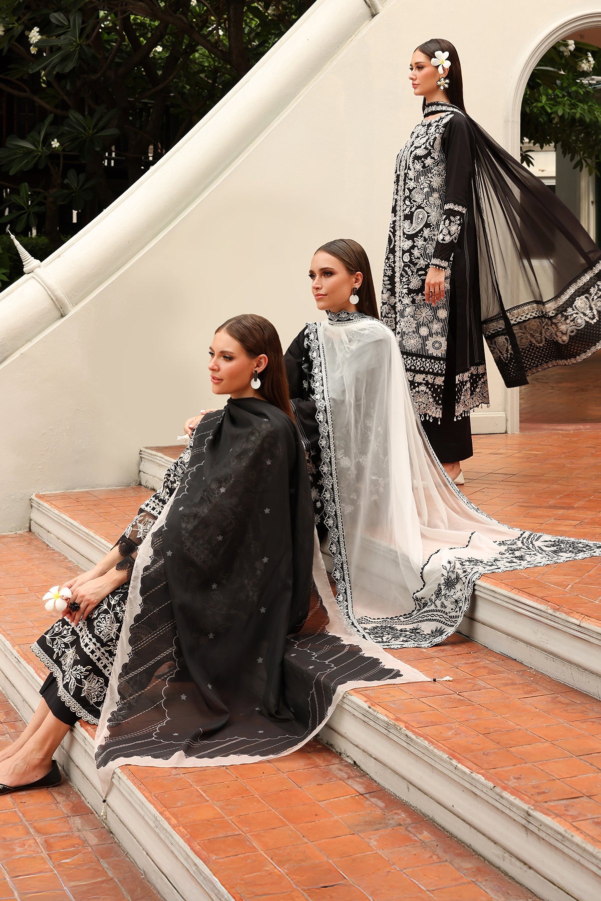EMBROIDERED LAWN UF-4197