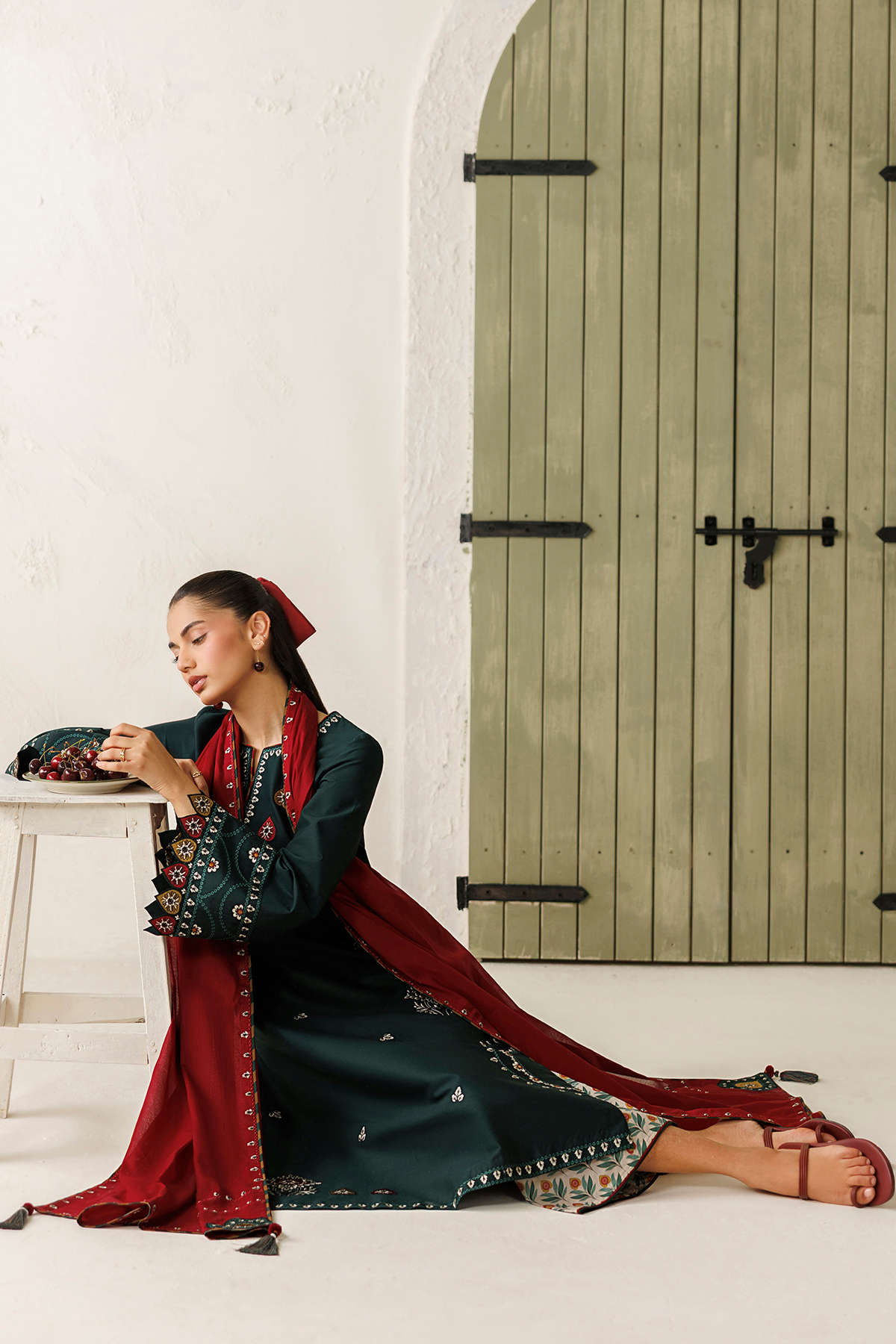 EMBROIDERED LAWN USE-9395