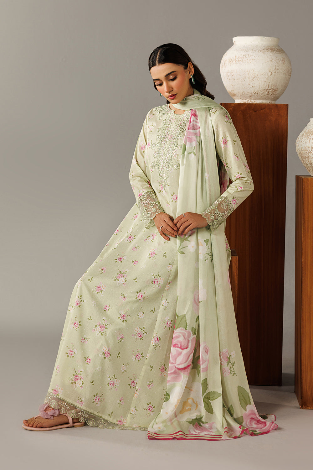 Embroidered Lawn DT-26-13