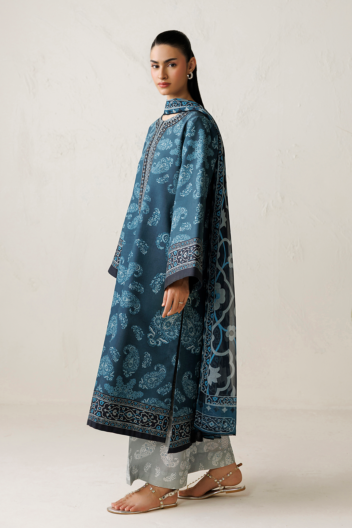 EMBROIDERED LAWN USE-9380