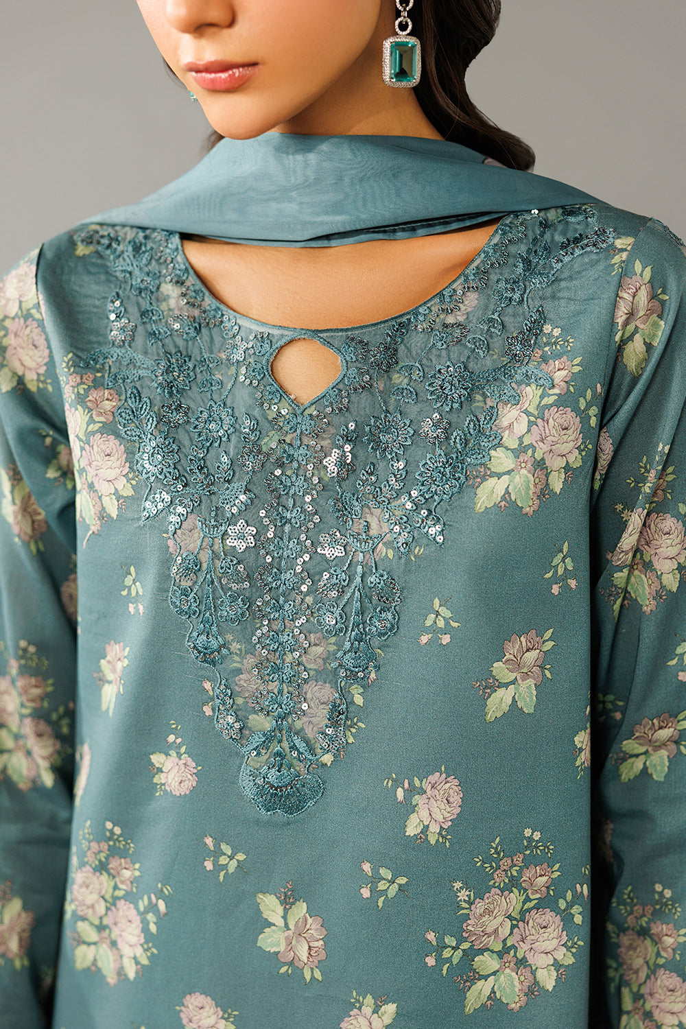 Embroidered Lawn DT-26-16
