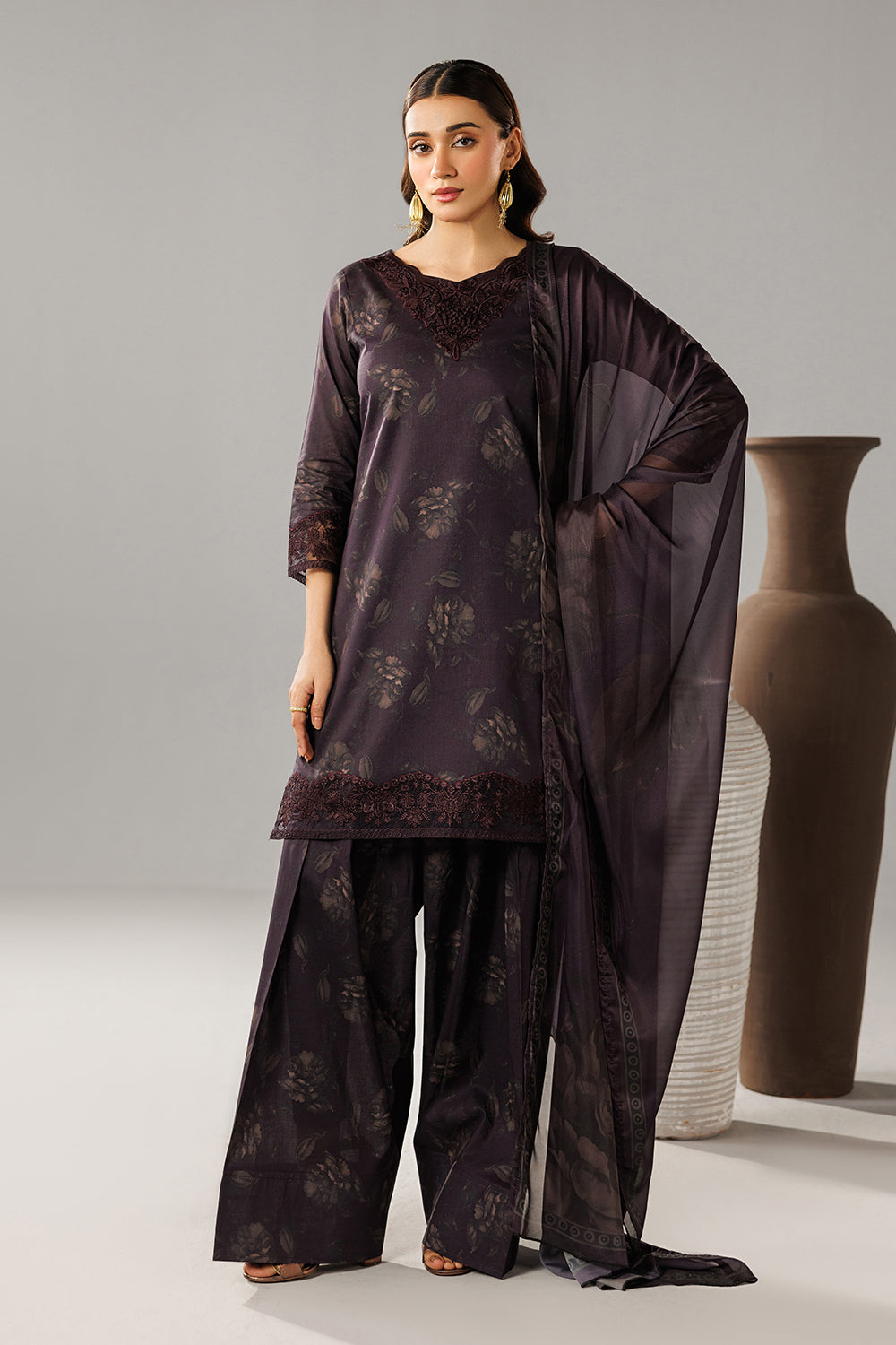 Embroidered Lawn DT-26-15