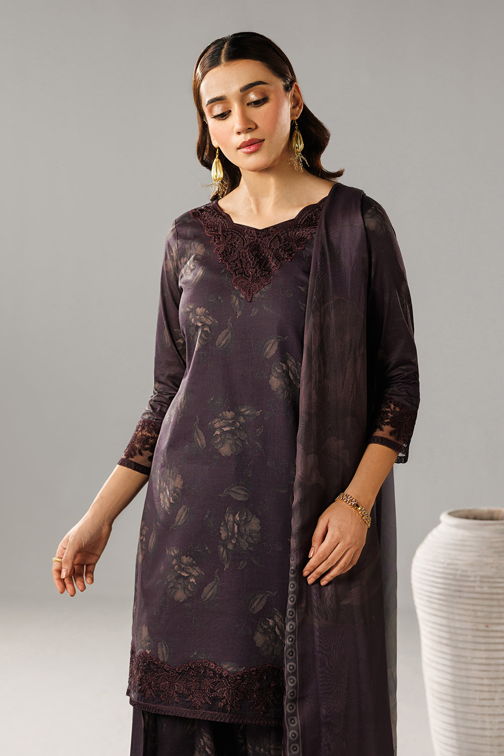 Embroidered Lawn DT-26-15