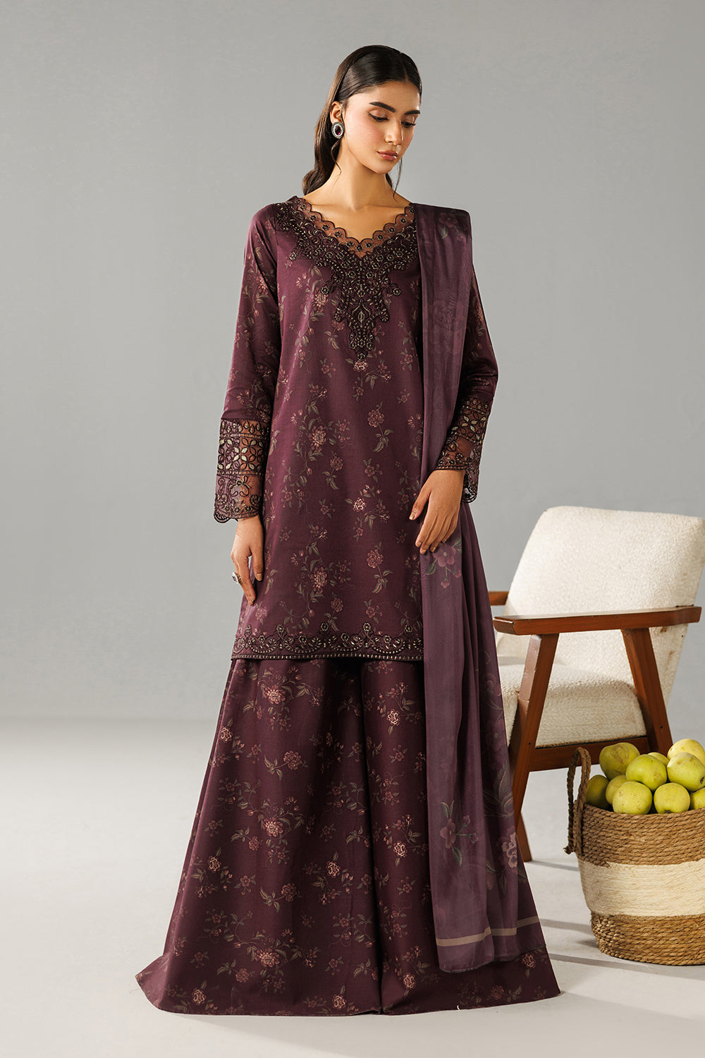 Embroidered Lawn DT-26-17