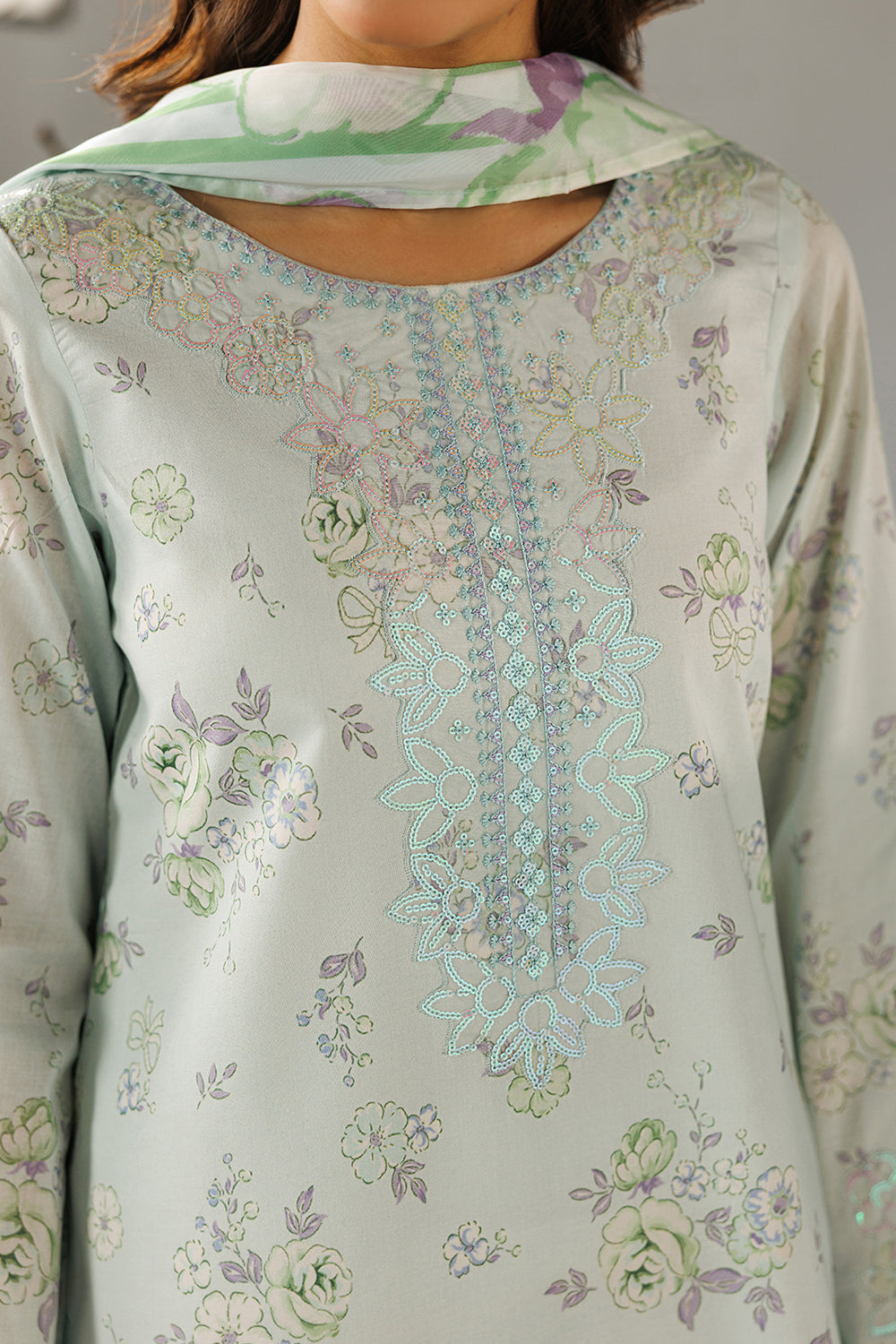 Embroidered Lawn DT-26-11
