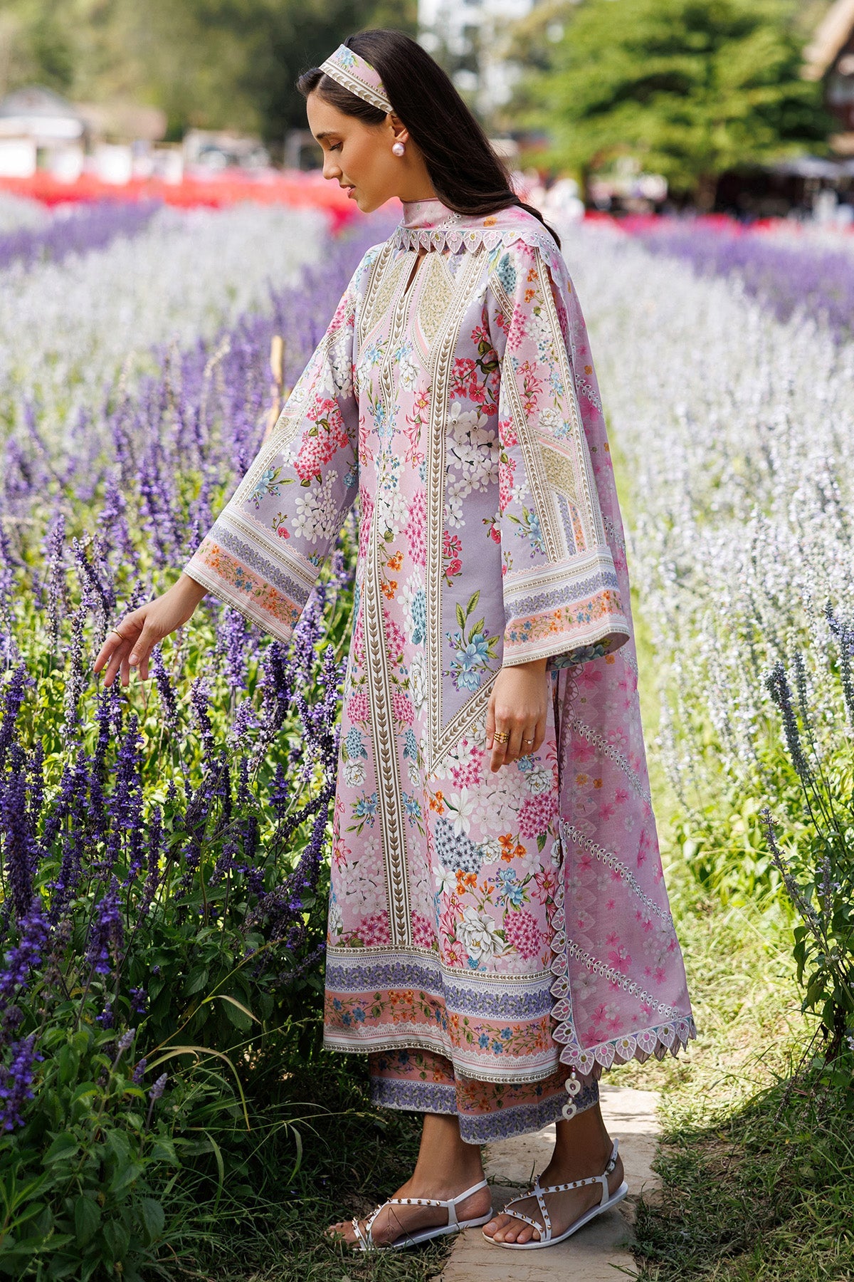 EMBROIDERED LAWN USE-9300