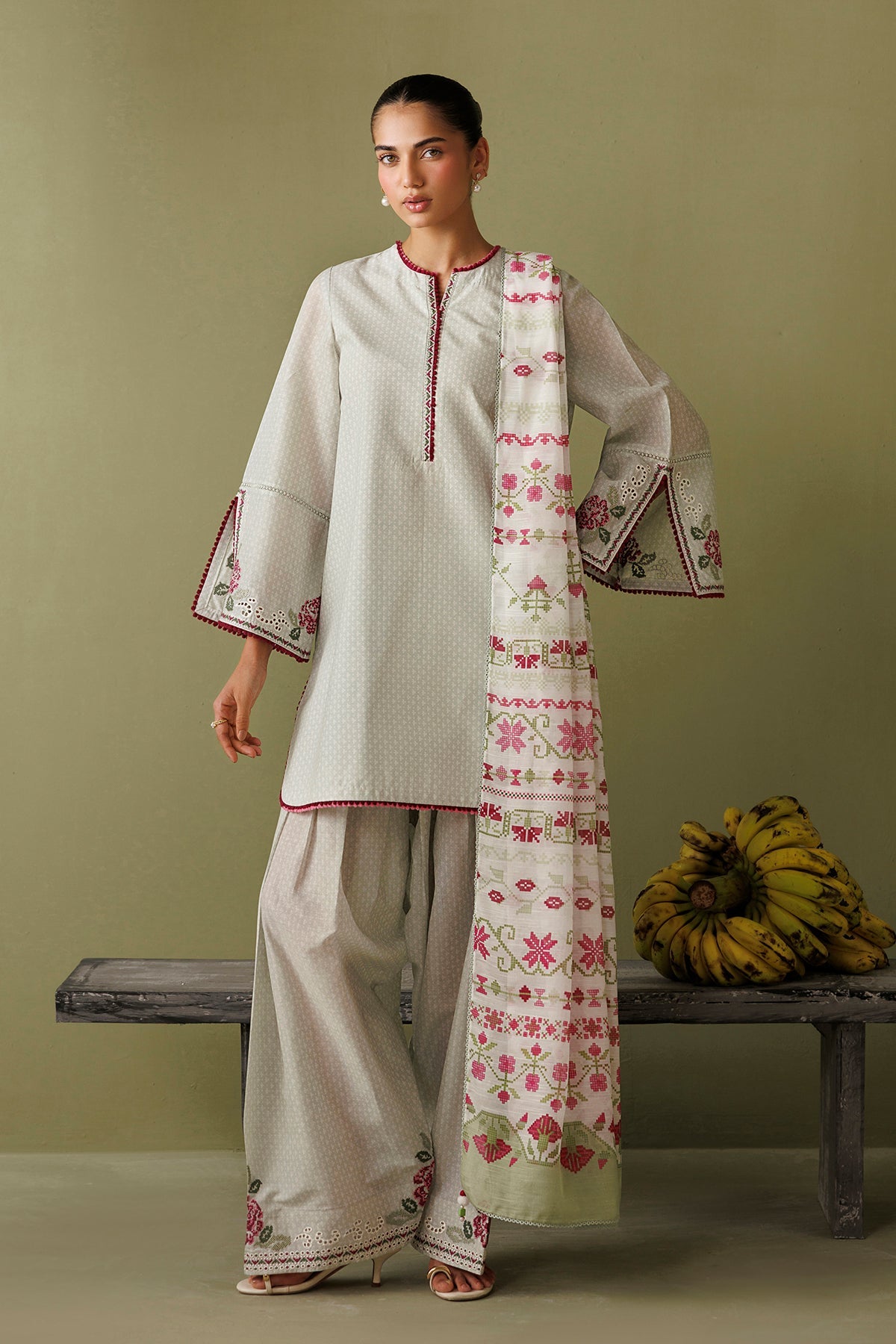 EMBROIDERED LAWN USE-9406