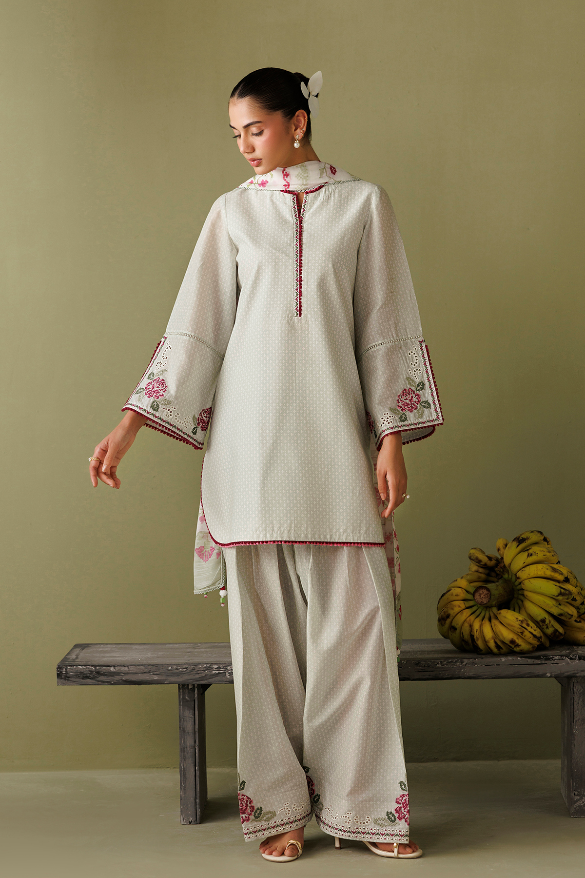 EMBROIDERED LAWN USE-9406