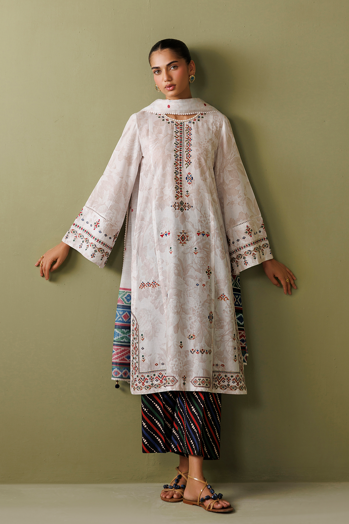 EMBROIDERED LAWN RTW-9373