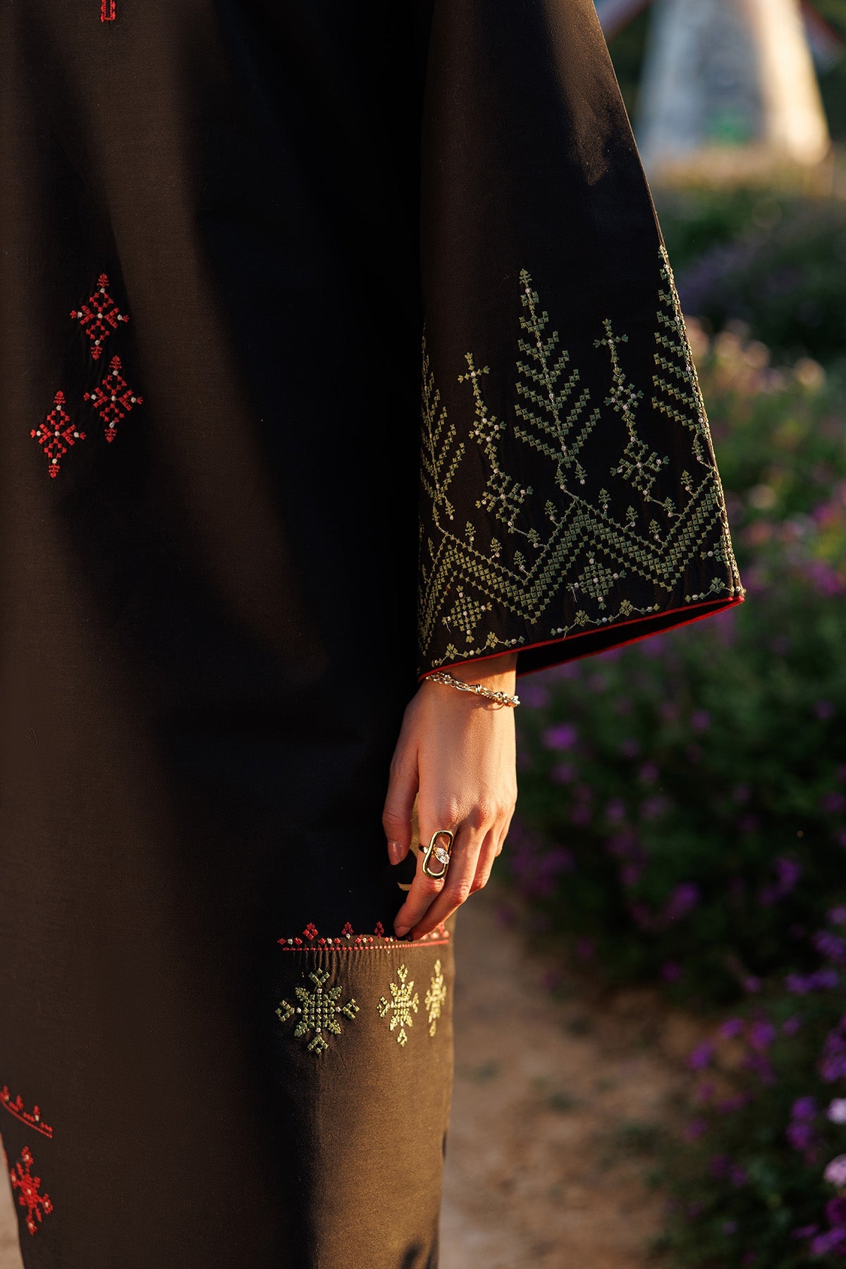 EMBROIDERED LAWN RTW-9301