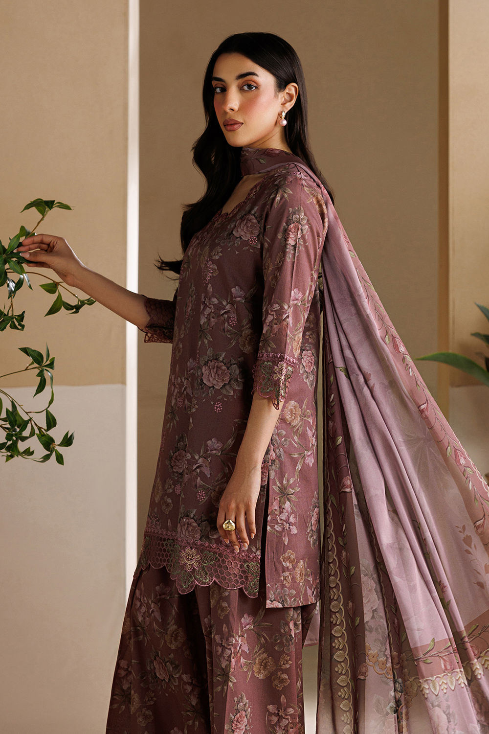 Embroidered Lawn DT-26-20